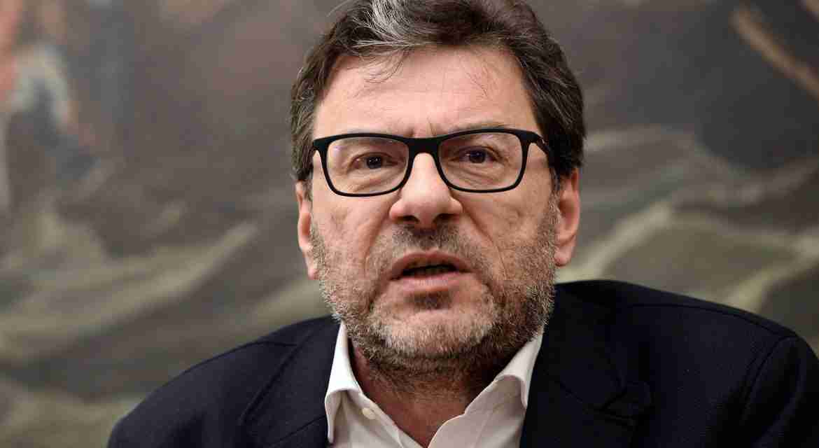 Superbonus, stop alle cessioni di credito. Giorgetti: “Occorre mettere in sicurezza i conti pubblici”