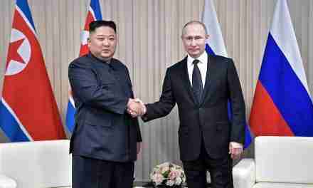 Ucraina, Kim Jong-un lascia la Russia e riceve prima di partire doni “esplosivi”