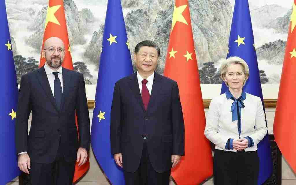 Von der Leyen a Pechino: “Esistono squilibri e differenze. La Cina garantisca aperture ai suoi mercati”