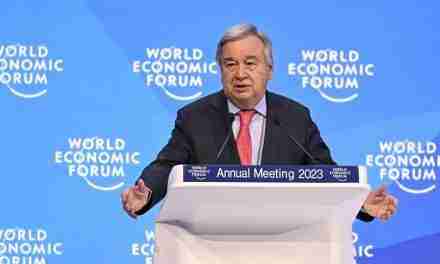 Davos, Guterres: “L’eliminazione dei combustibili fossili è inevitabile, l’IA può trasformare in positivo il mondo”